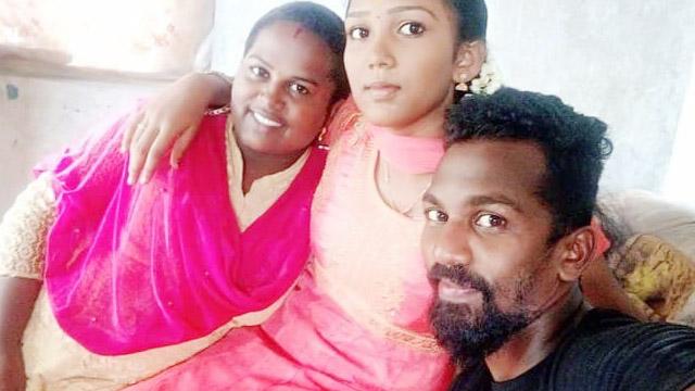 Mallu Wife Aur Saali Ek Sath Chod Diya
